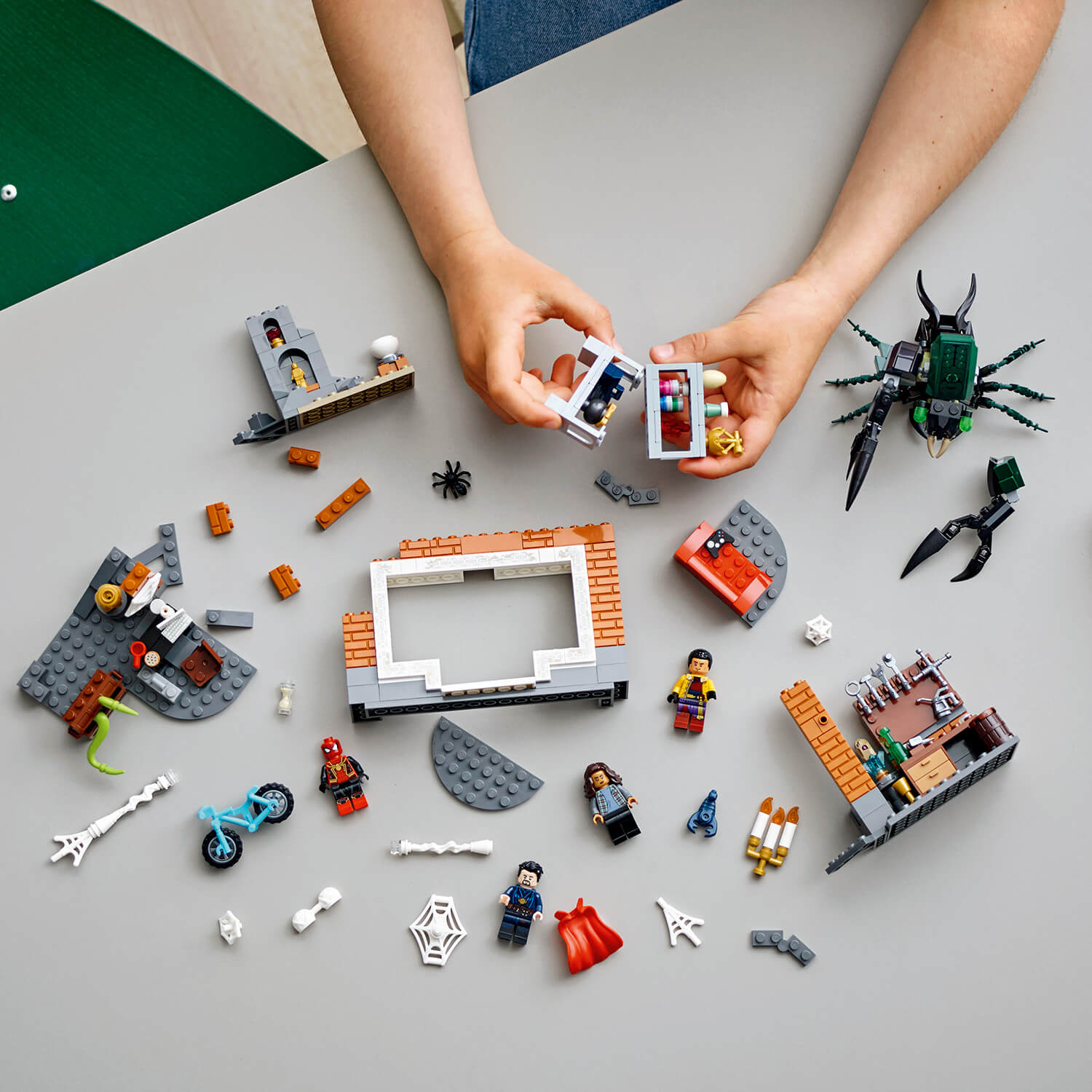 Inspiruje kreativní stavitele