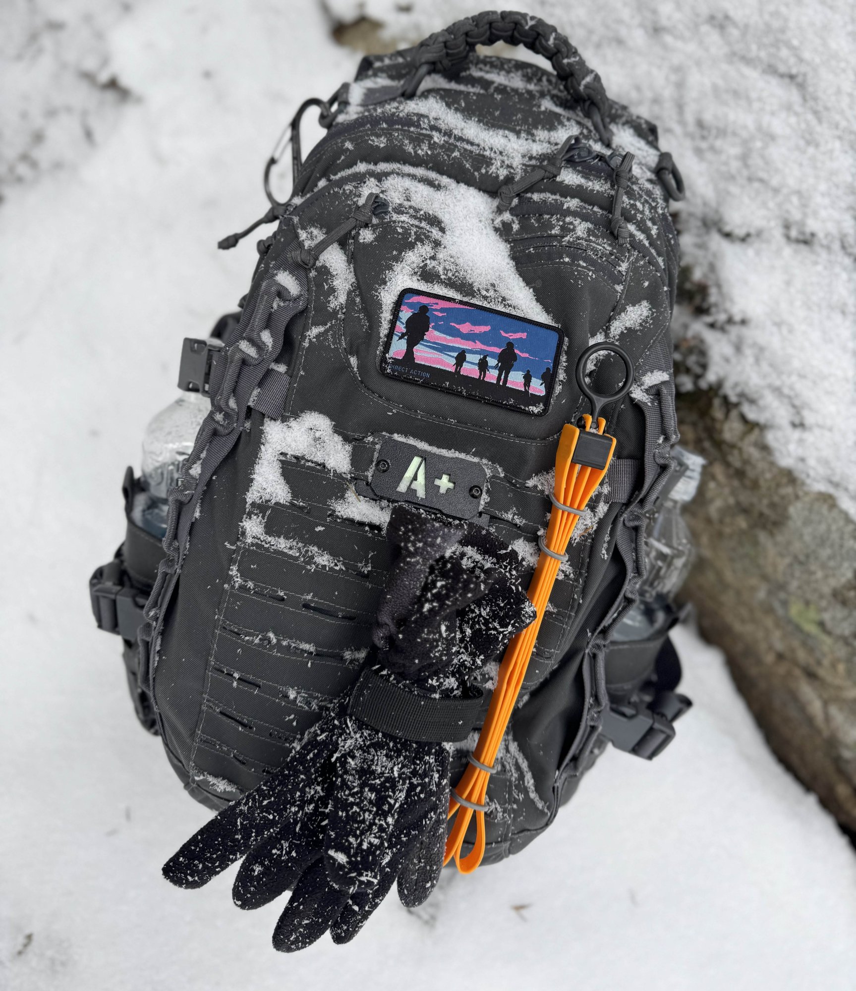 Dragon Egg Mk II: Tactical gear that can handle even the urban bustle.