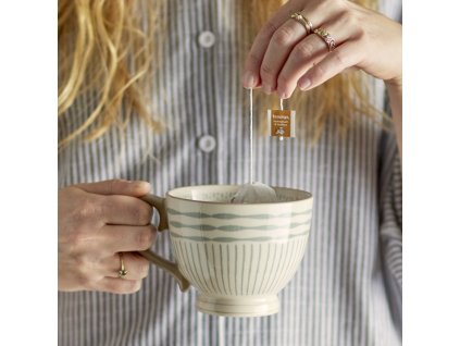 Bloomingville Kameninový hrneček Maple 420 ml  Bloomingville Maple Mug, Green, Stoneware