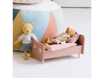 wooden bed rose