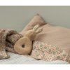 Maileg Dárkový balíček pro miminko Zajíček Cream Peach  Maileg Rabbit Rattle Set - Cream Peach