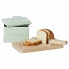 Maileg Chlebník s prkénkem a nožem  Maileg Miniature bread box w. cutting board and knife