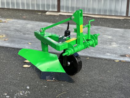 Jednořádkový / jednoradličný pluh s posuvem za traktor