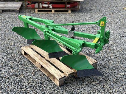 Třířádkový pluh / troják za traktor