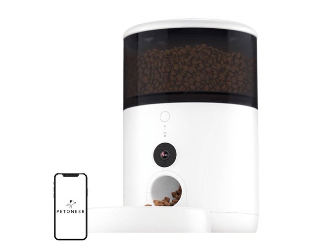 Petoneer NutriVue smart food dispenser with camera