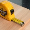 Metr 10m/25mm Deli Tools EDL9010Y (žluté)