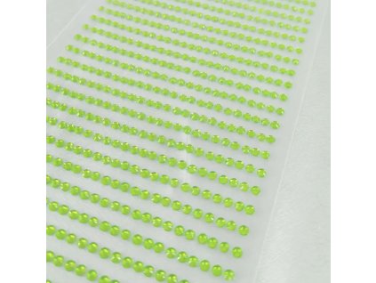 2509 2 nalepovaci glitry na archu 3 mm svetle zelene
