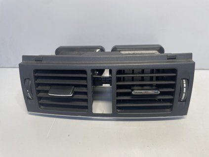 Mercedes-Benz C W204 panel mřížky ventilace A2048305254