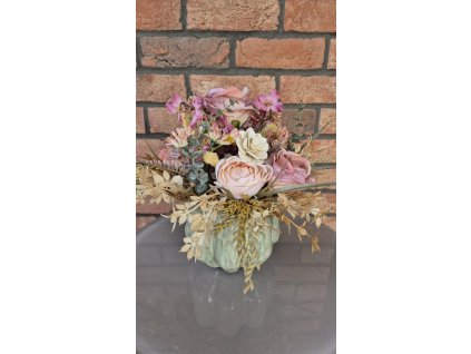 Květinová vazba - Růžová v dýňovém obalu