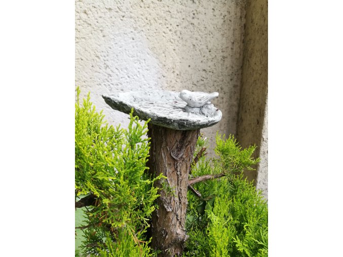 Pítko pro ptáky ve tvaru listu (Barva Černá)