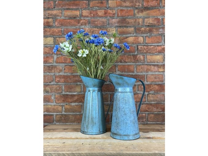 plechové modré džbány