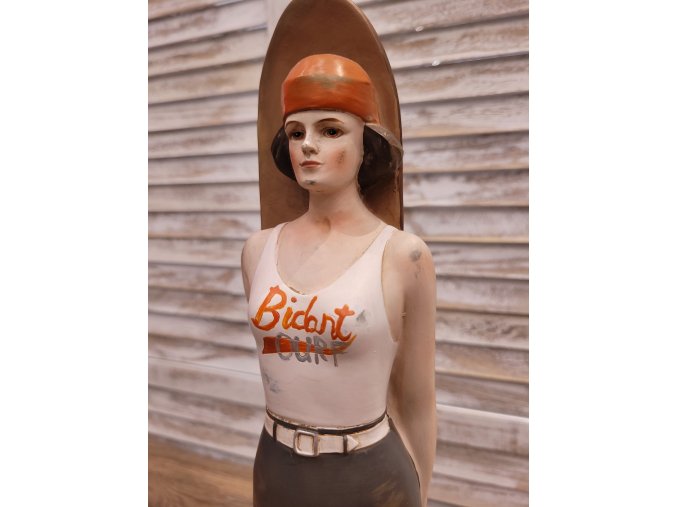 347 8 nadherna retro soska divka se surfovacim prknem