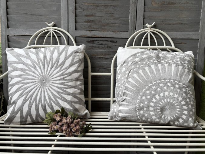 Polštář s dekorací ala Mandala a slunce (Design Slunce)