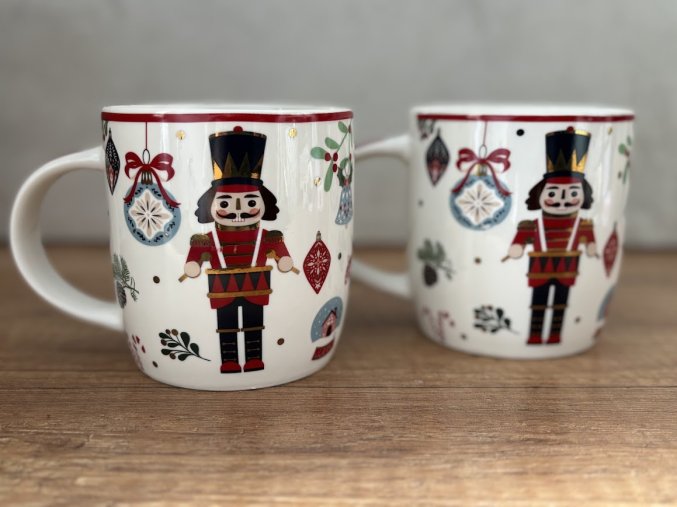hrnek s vánočním motivem