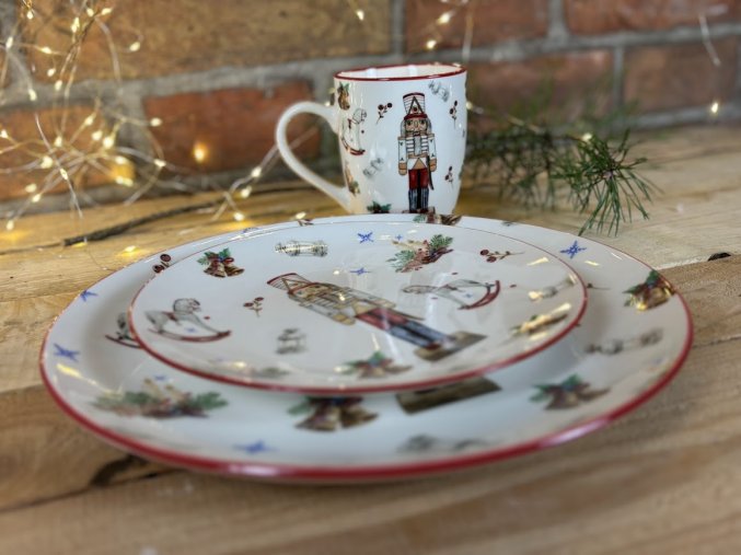talíře s vánočním motivem