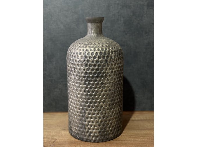 Dekorativní váza s plastickým vzorem
