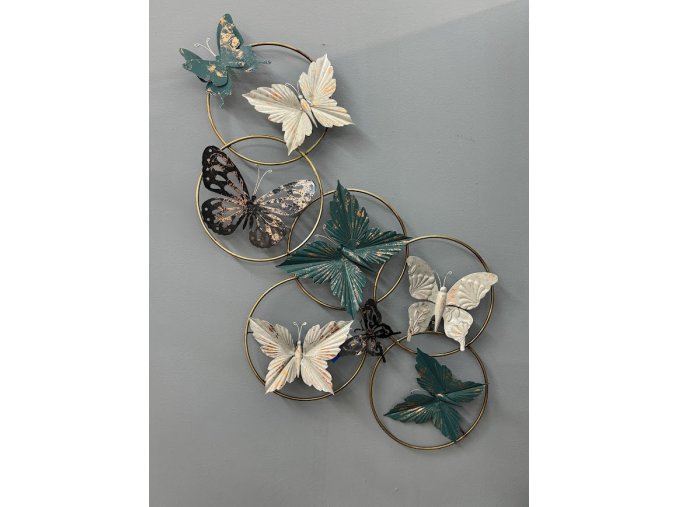 884 8 kovova dekorace let motylu