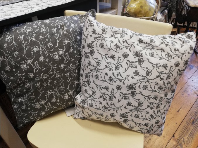 Dekorativní polštář s kvítky (Barva Šedá)