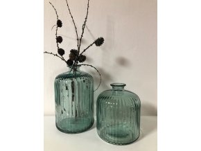 Vroubkovaná váza z recyklovaného skla6