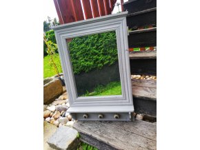 Zrcadlo v šedé s keramickými úchytkami