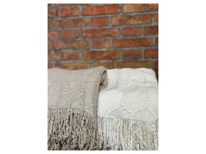 plédy s třásněmi