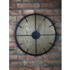 Nástěnné kovové hodiny s dekorem dřeva7