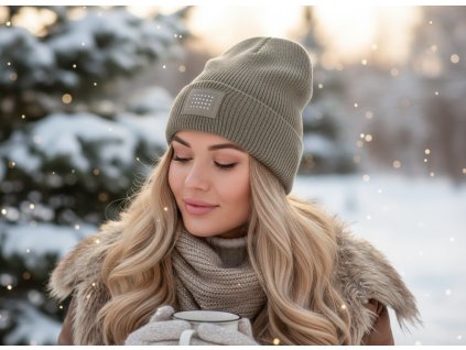 Dámska pletená čiapka 42-622 svetlohnedá