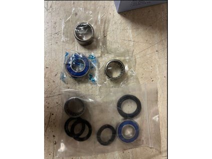 swingarm RD04 bearing