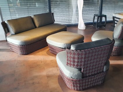 ae9adad75c29bf948cca3f87ee90a2f9