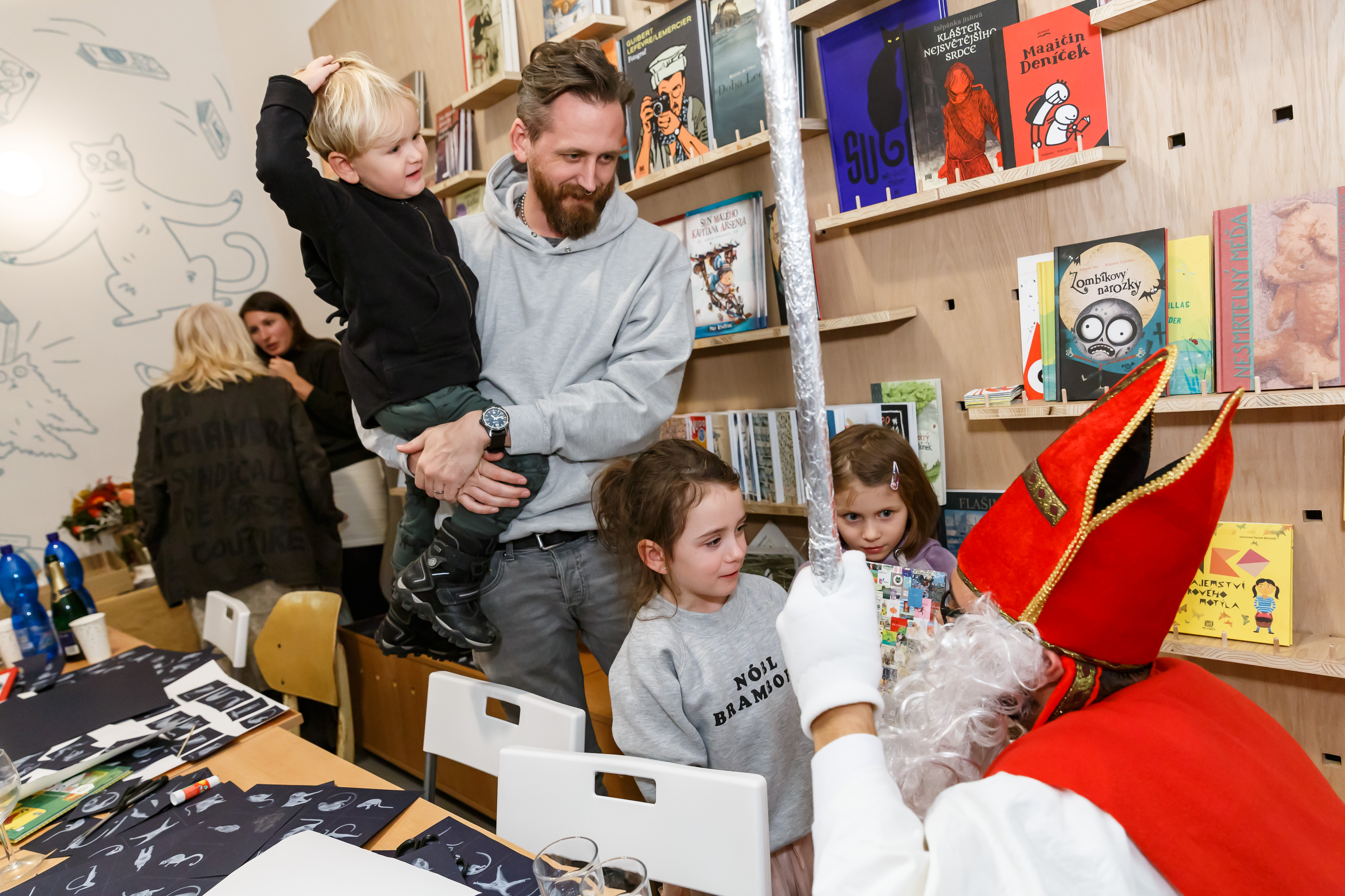 Fotoreportáž: Mikulášská v našem novém knihkupectví