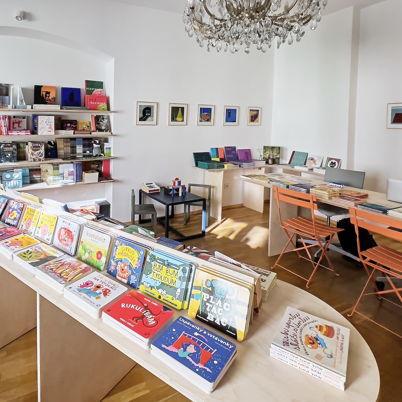 Malé knihy na Malé Straně