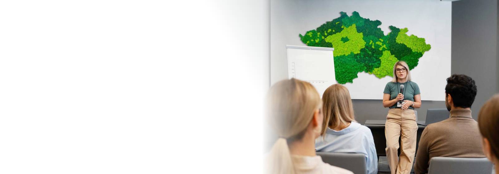 Pronájem mechový stěn a dekorací