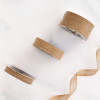 Jutová stuha – Prírodná – Role 2,5cm × 13,5m