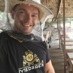 Dobrodružná výprava za datľovým medom z KATARU