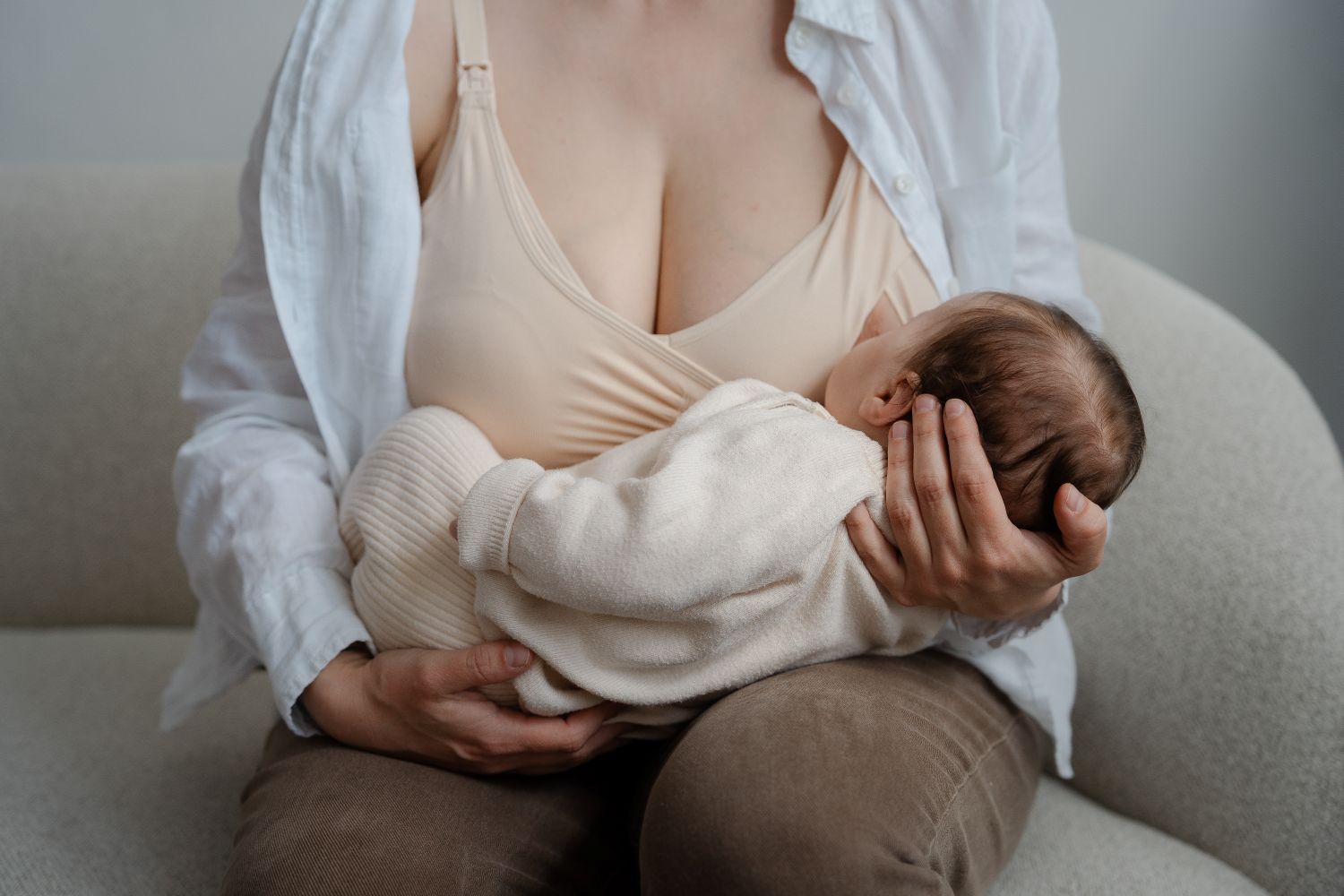 medela-podprsenka-kojení