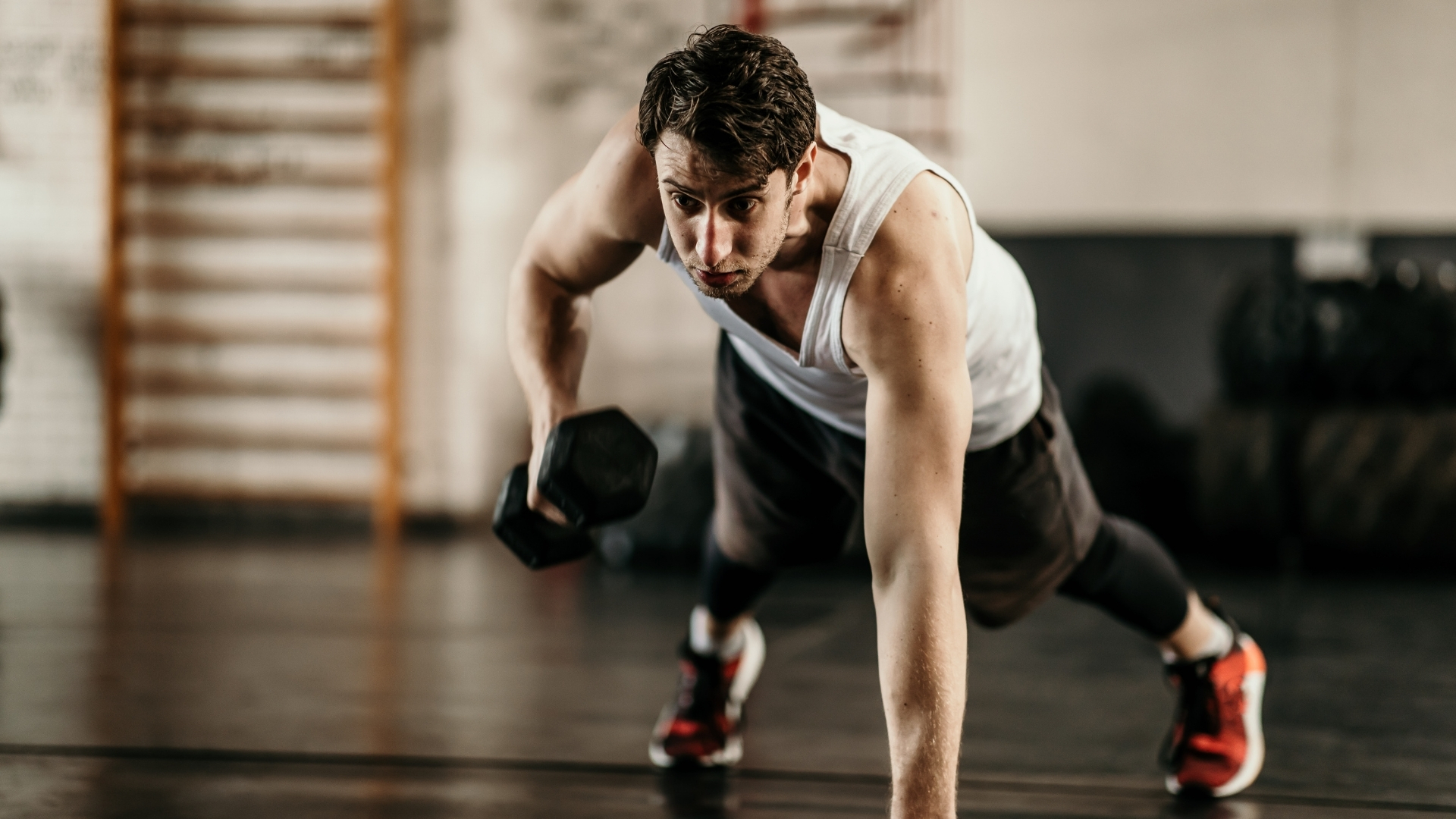 Kliky a jejich variace - Technika pro efektivní trénink hrudníku bez vybavení