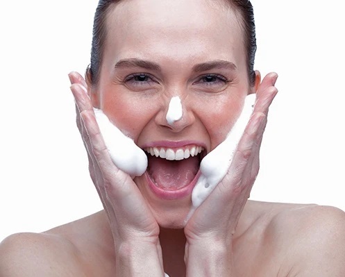 Takhle svou pleť určitě nečistěte!