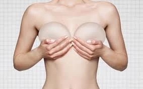 Plastika prsou – 3 základní informace před rozhodnutím