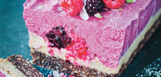 Malinové semifreddo se slaným karamelem