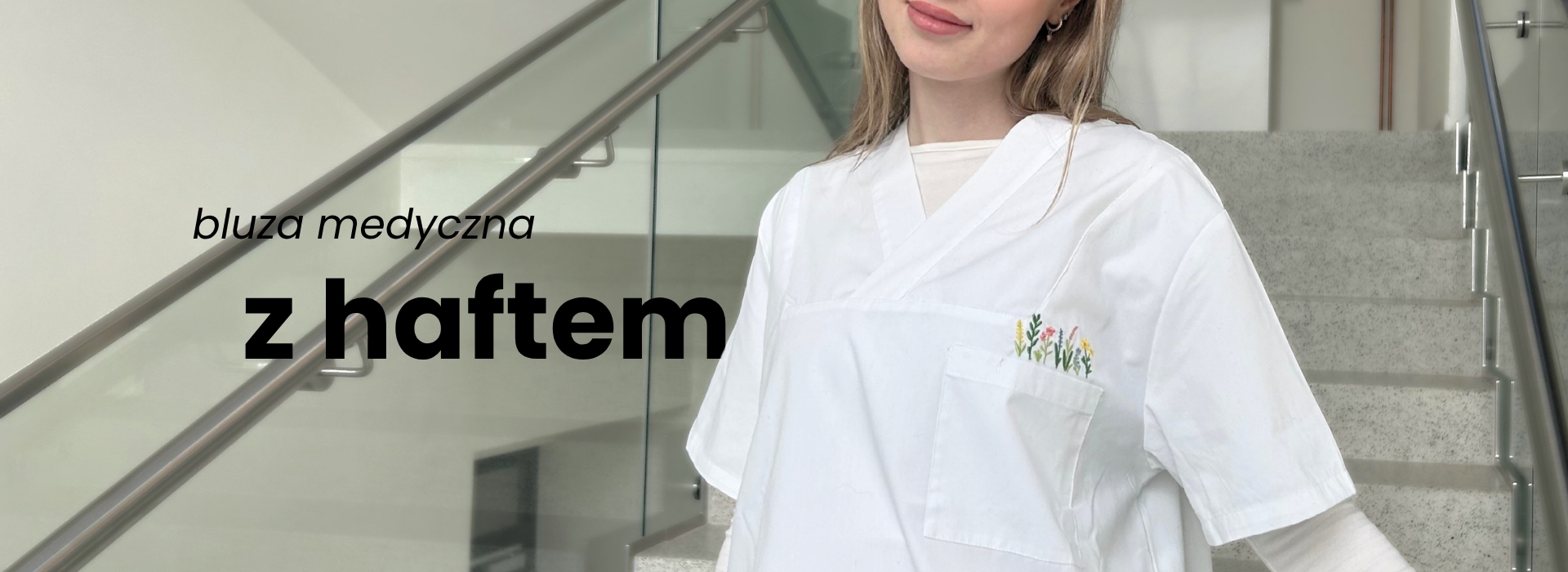 Bluza medyczna z haftem