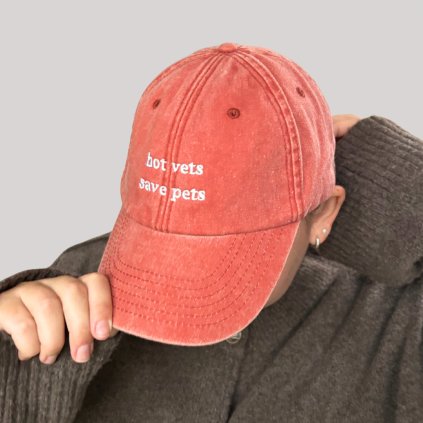 Czapka z daszkiem Hot vets save pets