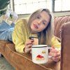 Ceramic enamel-style mug Delicious skin