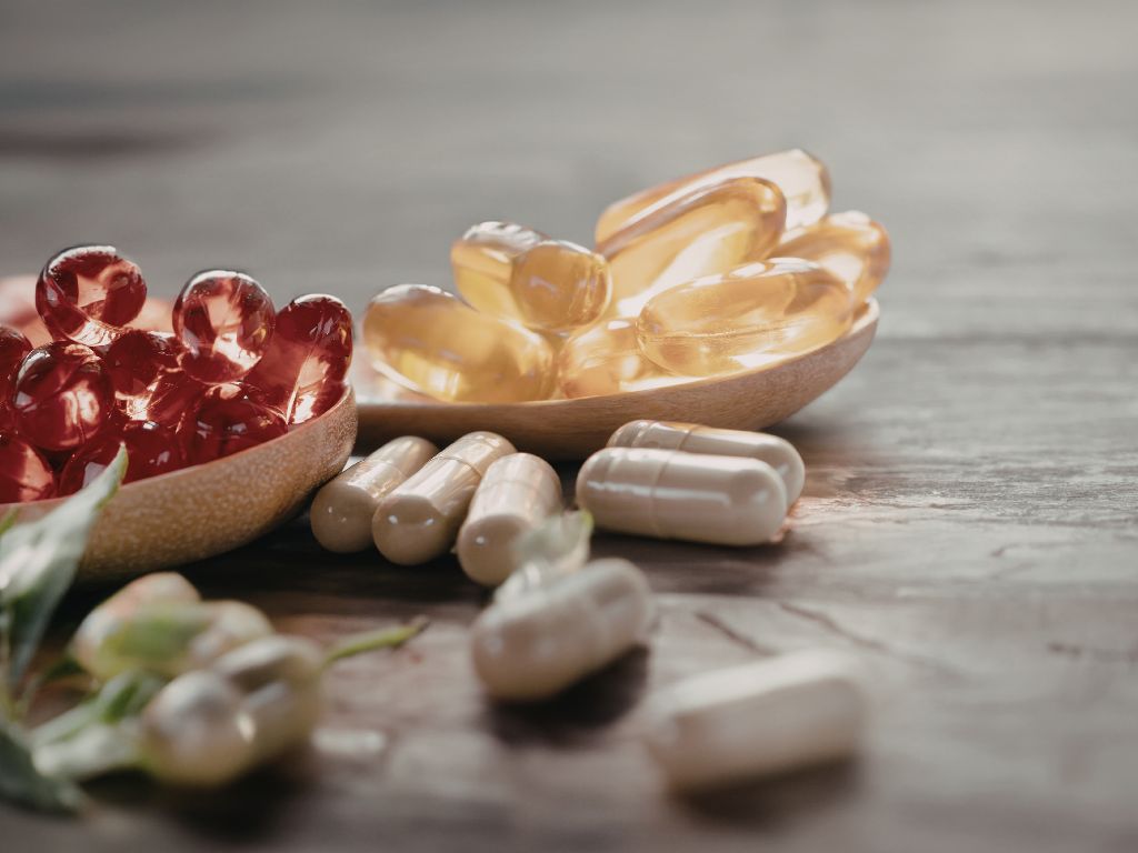 Doplňky stravy pod lupou. Kdy mají smysl a kdy jen nahrazují režim