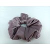 Saténová scrunchie gumička do vlasov v odtieni mauve