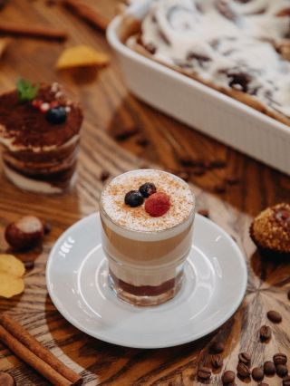 Nová podzimní nabídka je tu! 🍂 Protože u nás voní podzim po medu, karamelu a jablkách. 🥰 🍯 Z našeho úlu, až do vašeho...