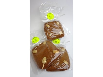 Medový perník s mandlemi 45 g Medový perník. Ruční práce. Handicraft.