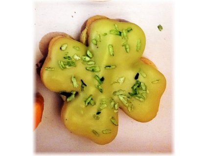 Pistáciové Čtyřlístky 200 g  Cukrářský výrobek s náplní ostatní. Vánoční cukroví.