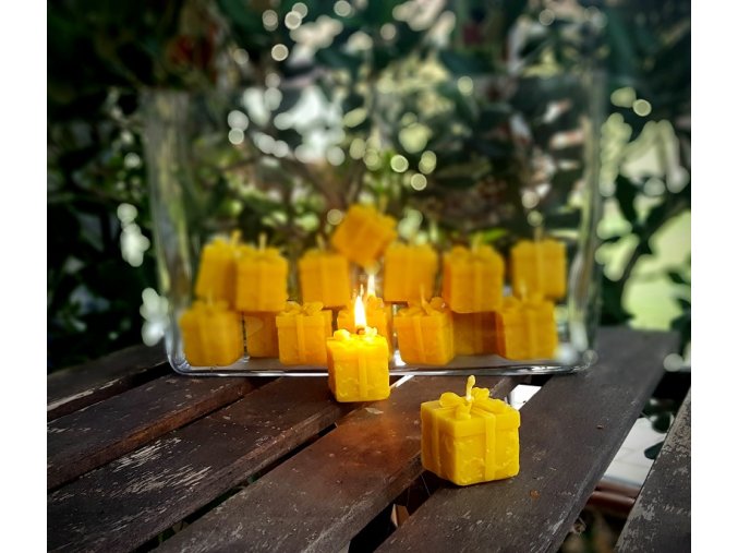 svíčka z včelího vosku dáreček