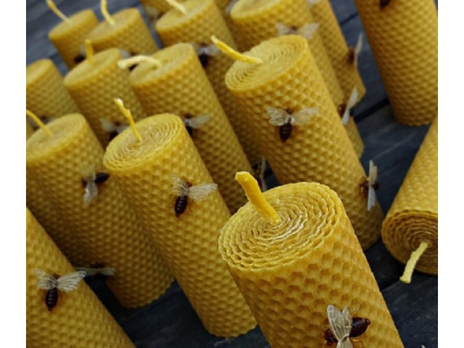 svíčka z včelího vosku včela1