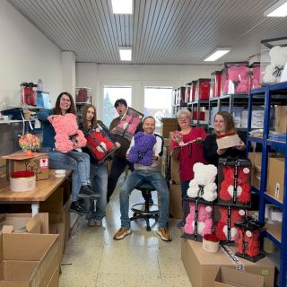 😀 Příprava na Valentýn vrcholí a s tím roste i dobrá nálada v naší písecké medvídkárně 🐻🎁💝😁 #medvidarek #valentyn...